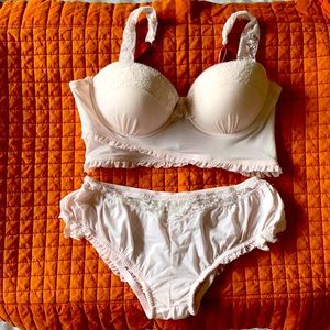 Anthropologie - Lace bra and panty set